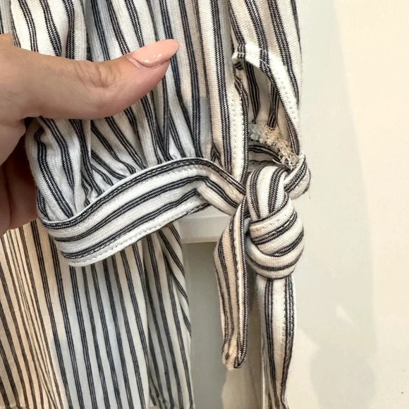 Max Studio Women's Tie Sleeve Blouse in Ivory/Indigo Dainty Stripe Plus Size 2X - Picture 8 of 13